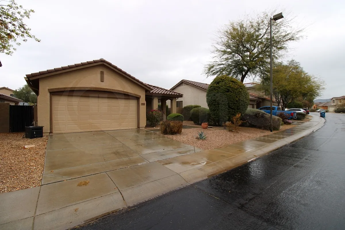 2 bed, 2.0 bath, 1432 sqft, $2,499 — Photo 2