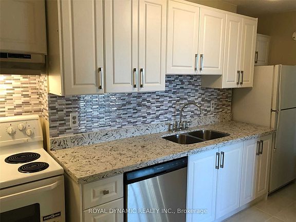 5th image of 15 Torrance Rd #806