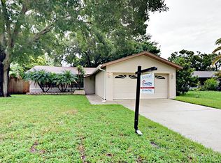 2049 62nd St N, Clearwater, FL 33760