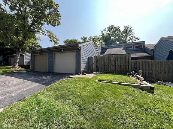 3rd image of 203 Sugarwood Ln