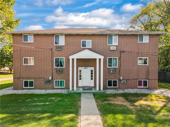 2038 Massachusetts Ave SE APT 1, Massillon, OH 44646