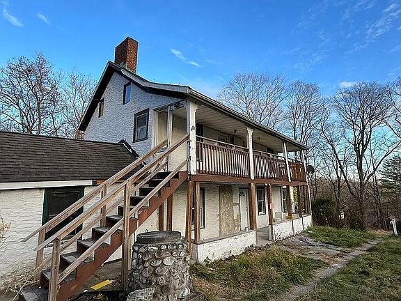 2nd image of 5 Old Turnpike Rd #1