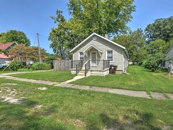 128 E Claremont St, Argenta, IL 62501