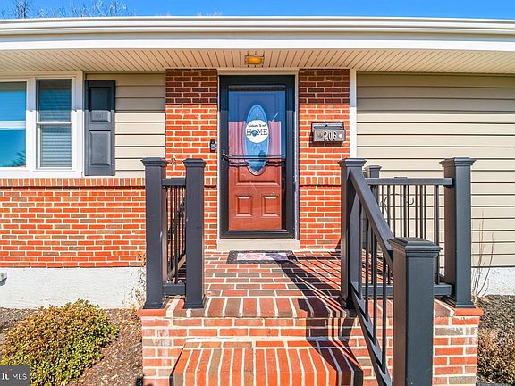 2nd image of 206 Cheddington Rd