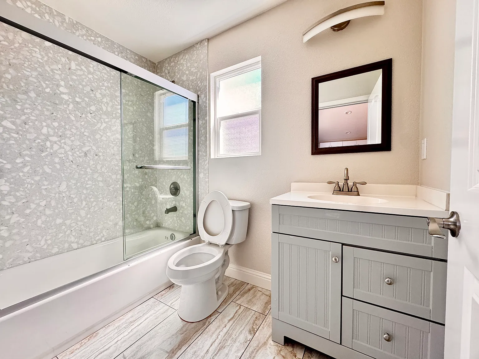 Studio, 400 sqft, $2,038 — Photo 4