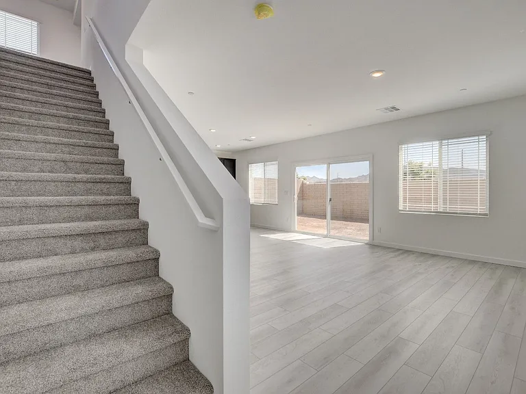 345 Isla Enclave Way — Photo 8