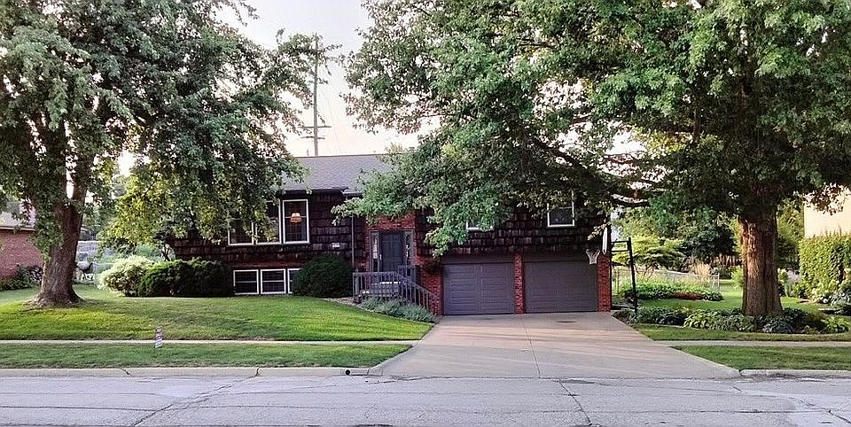 1st image of 512 Eastview Rd