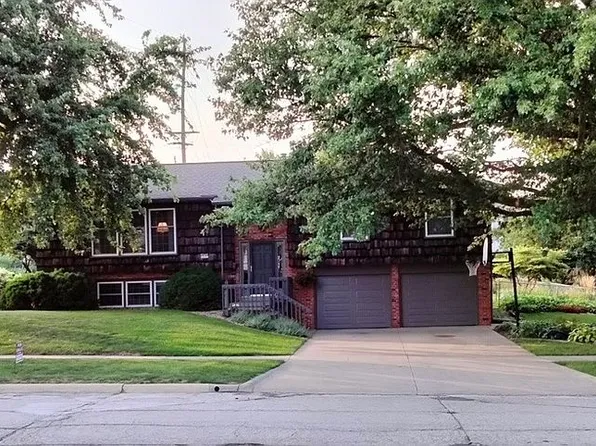512 Eastview Rd, Marshalltown, IA 50158