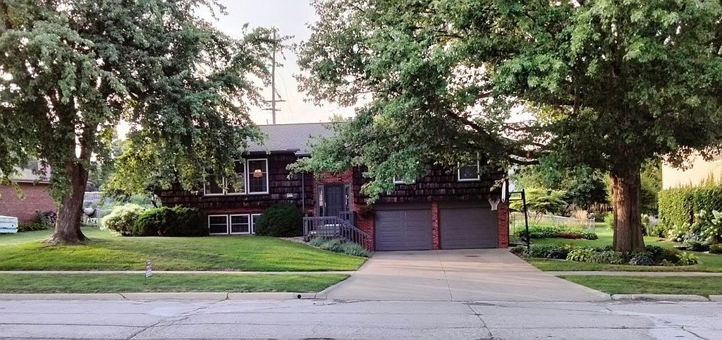 512 Eastview Rd - Property Image