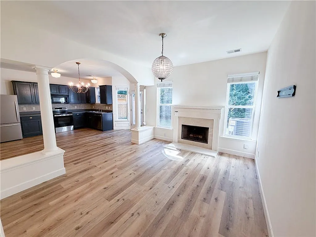 3 bed, 3.5 bath, 1538 sqft, $2,400 — Photo 4