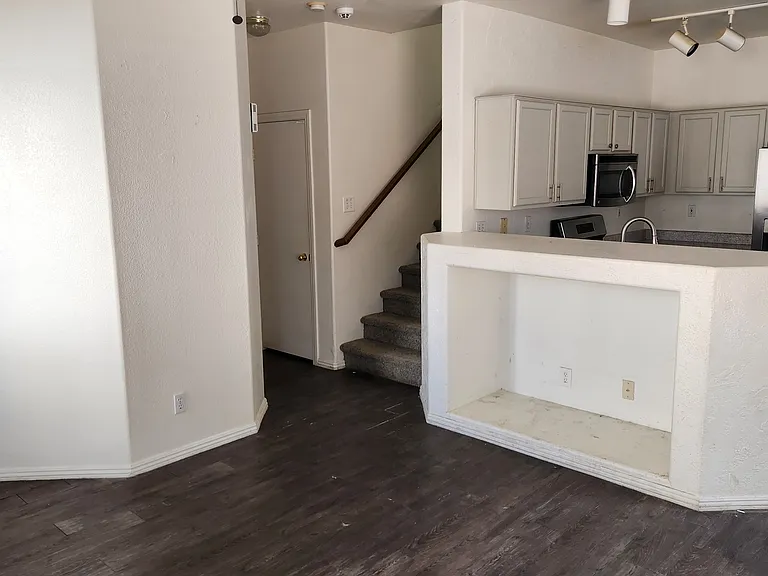 2727 Advancement Ave — Photo 9