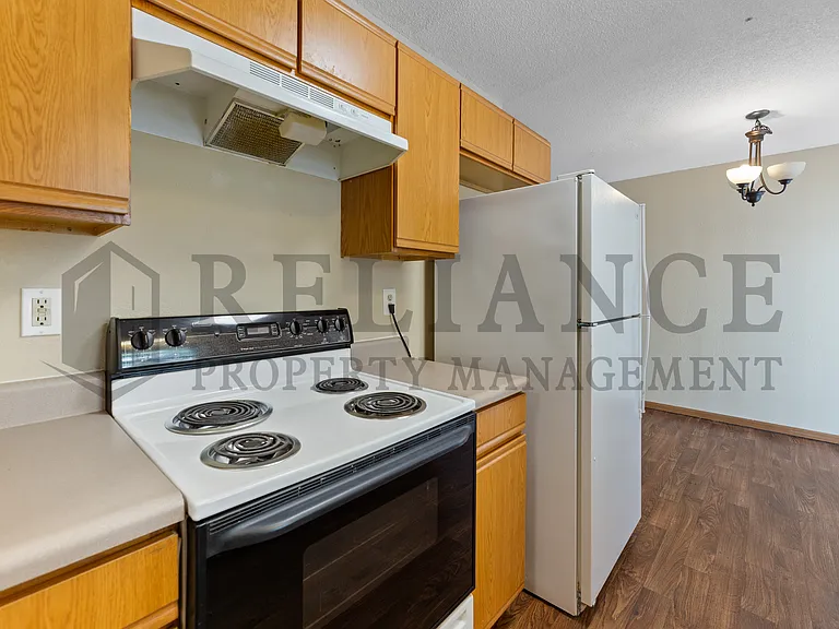 1134 Richmond St — Photo 8