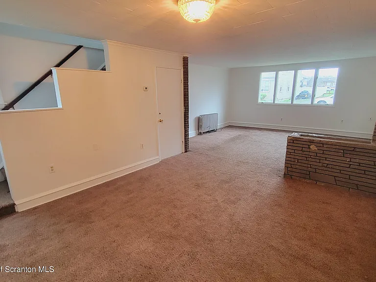 114 Dickson St — Photo 9