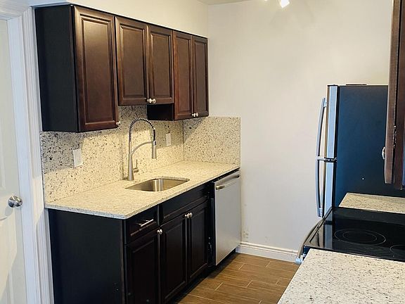 4th image of 593 Garfield Ave APT 26