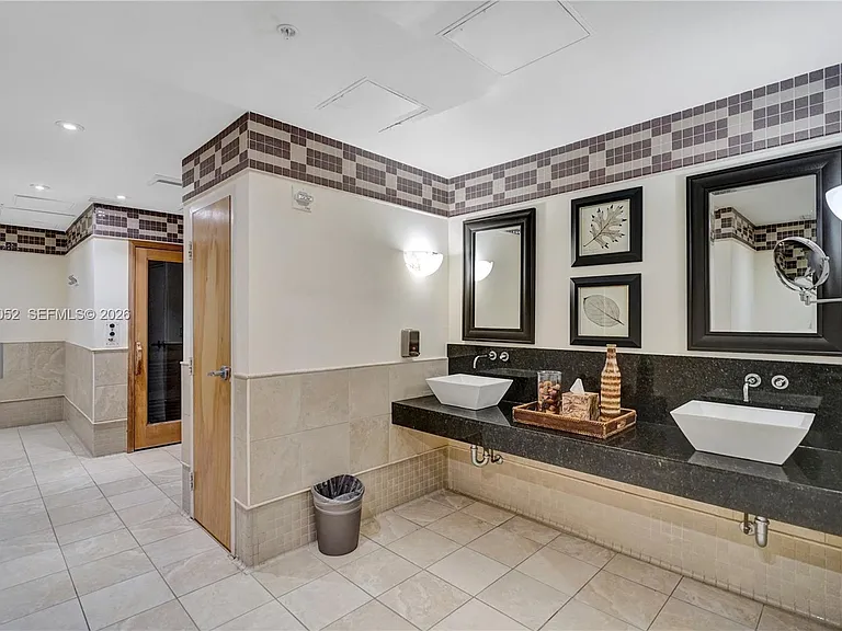 19400 Turnberry Way #1621 — Photo 32