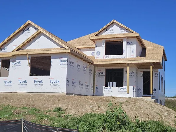 300 Eagle DRIVE, Grafton, WI 53024