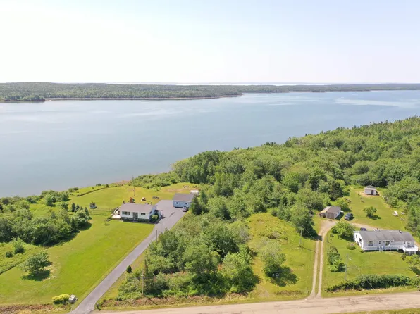 70 Lelacheur Ln, Lennox Passage, NS B0E 1V0