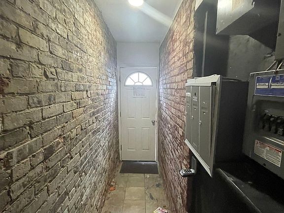 4th image of 16 Wallis Ave #2