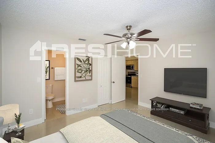 8905 NW 114th Ter — Photo 7