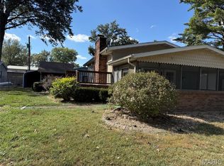 18812 Mary Jane Ln, Carlyle, IL 62231