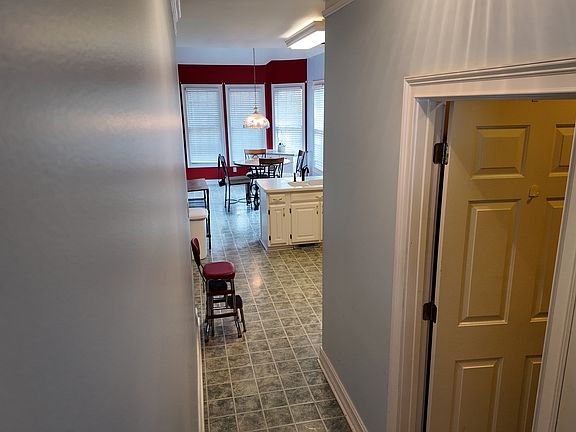 3rd image of 7616 Livingston Dr