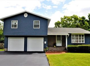 4003 Bay Park Dr, Liverpool, NY 13090