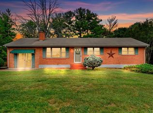 1525 W Ruritan Rd, Roanoke, VA 24012