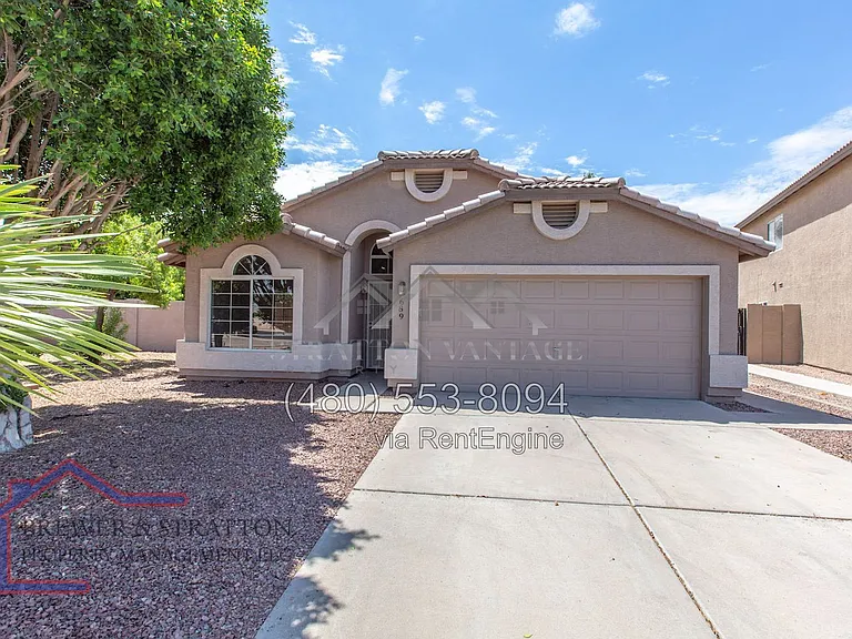 689 W Constitution Dr — Photo 1