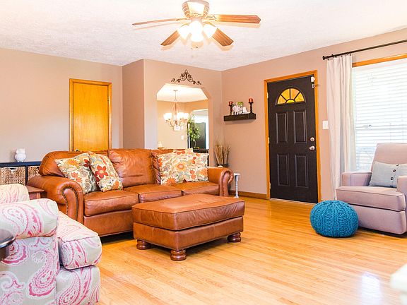 3rd image of 502 Fairview Dr