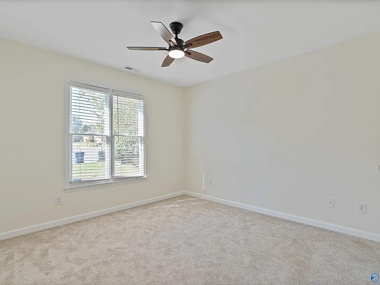 231 Jarrett Ln — Photo 12