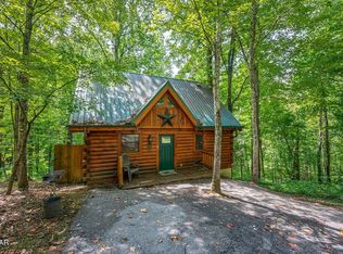 1454 Silver Poplar Ln, Sevierville, TN 37876
