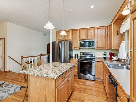 3rd image of 2323 Glacier Way