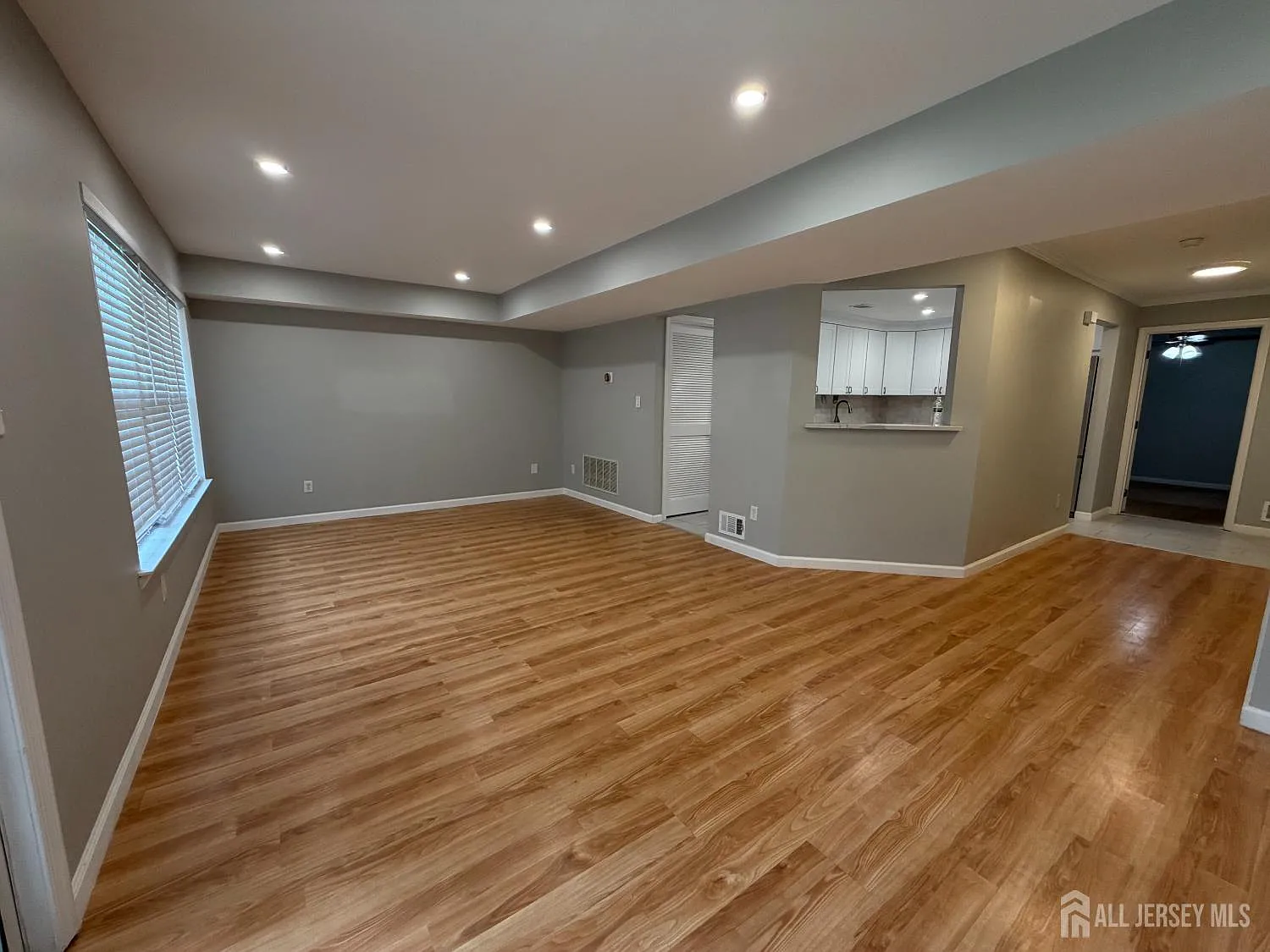 2 bed, 2.0 bath, 1157 sqft, $2,970 — Photo 2