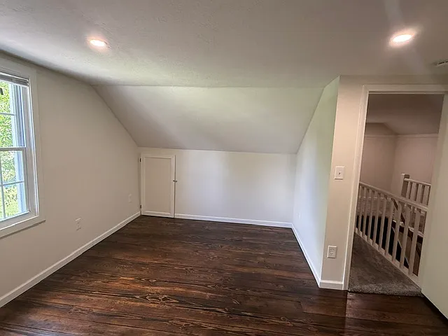 514 N Court St — Photo 6