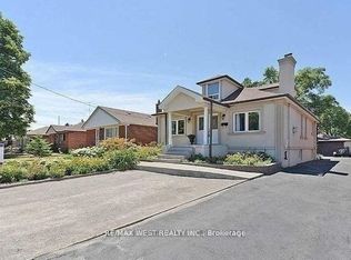 62 Culnan Ave W #BASEMENT, Toronto, ON M8Z 5B2