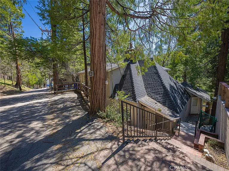 233 Corona Cir — Photo 52
