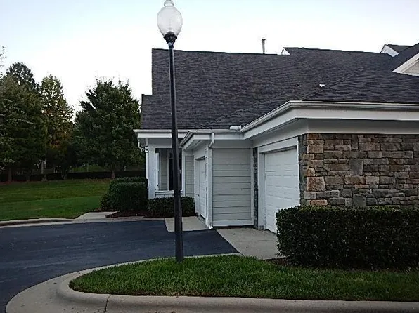 661 Boone Station Dr APT 1, Burlington, NC 27215