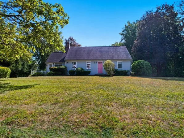 10 Primrose Ln, Wilbraham, MA 01095