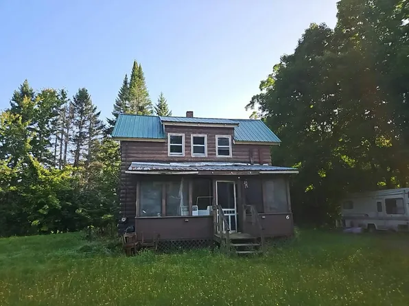 6 Summer St, Guilford, ME 04443