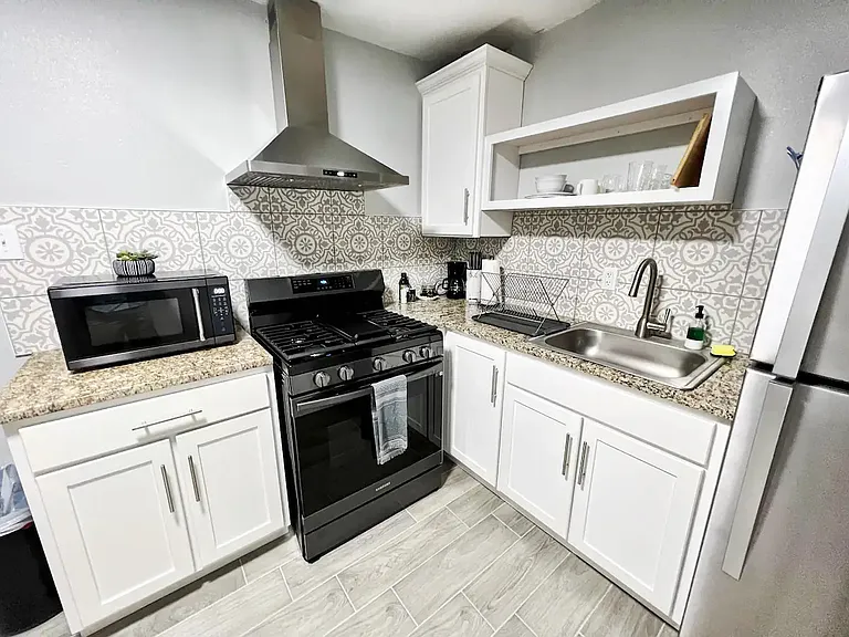Full Kitchen