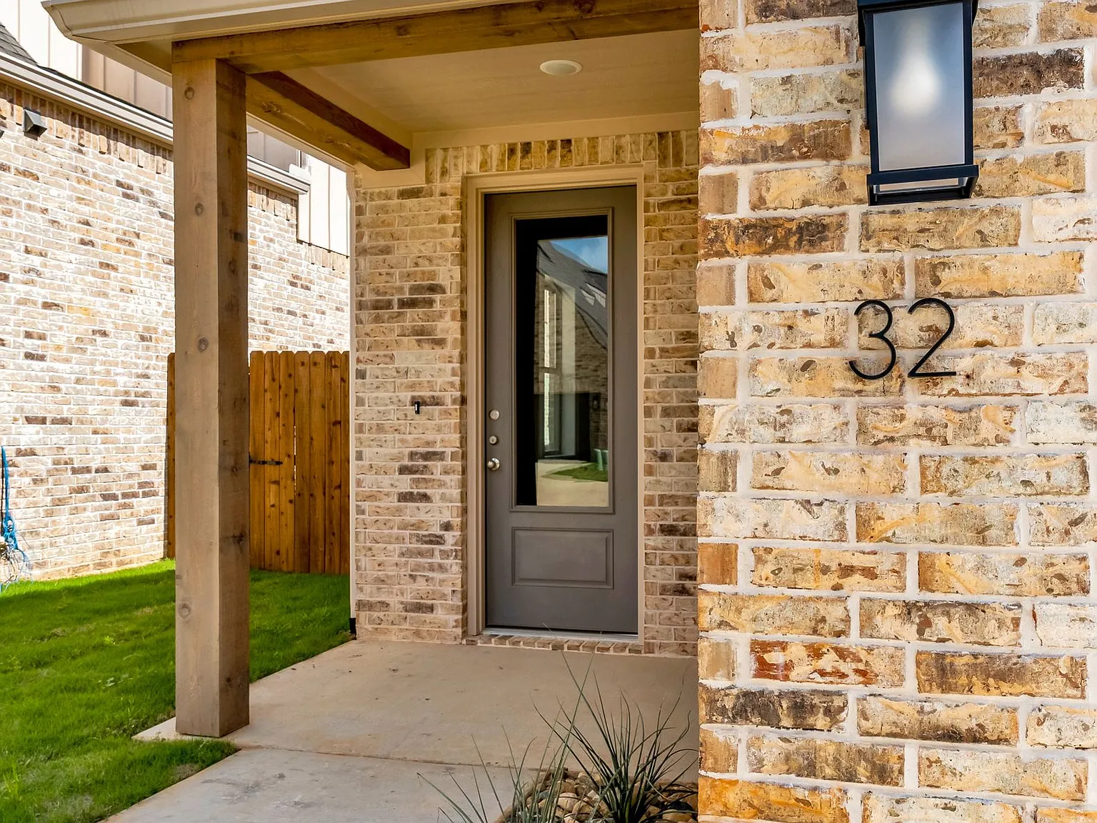 Omen Hill Villas- CATCH OUR SUMMER SPECIAL! — Photo 3