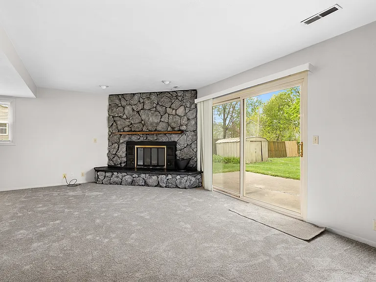 6205-6207 N Northmoor Ct — Photo 30