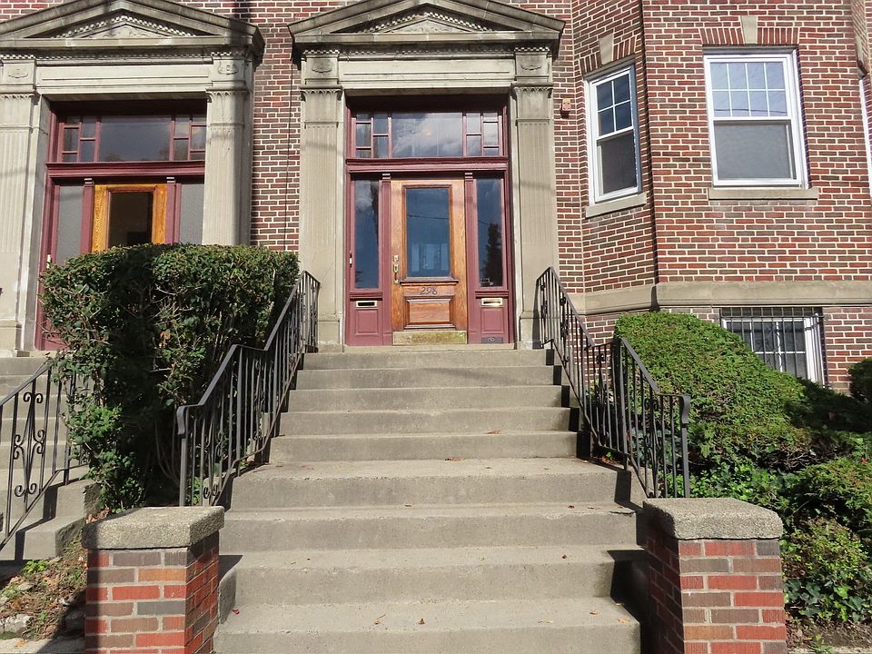 1st image of 298 Mount Auburn St #7