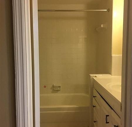 4th image of 2426 SE Seventeen Street Cswy #308A
