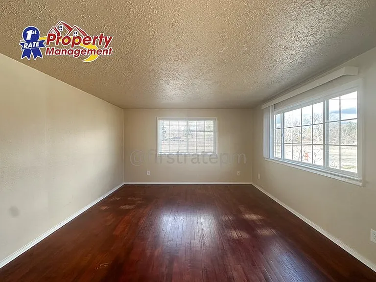 5 S Owyhee St — Photo 2
