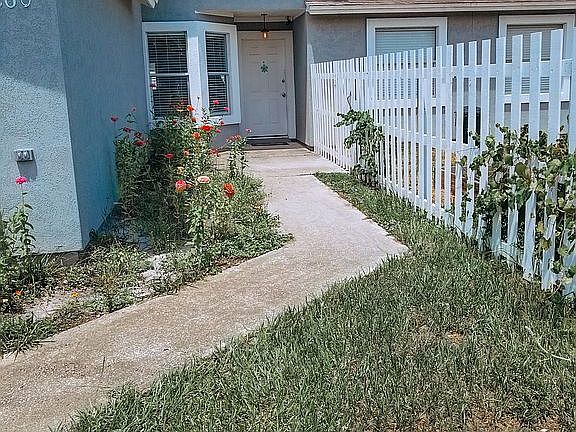 2nd image of 260 Leatherleaf Dr
