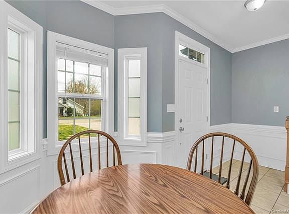 3rd image of 1079 Laurel Ln #6
