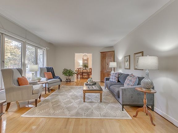 2nd image of 422 Bellwood Dr