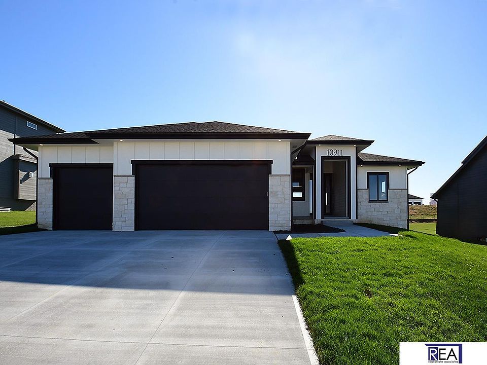 1st image of 10911 Bearcreek Dr