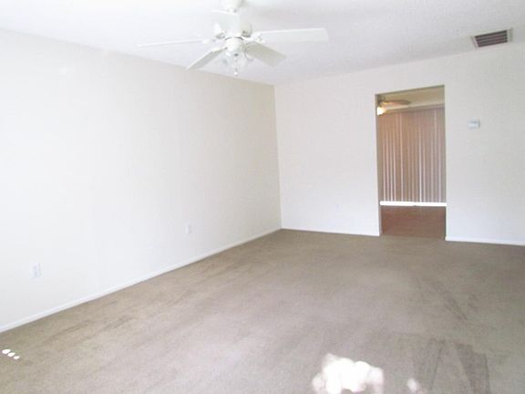 4th image of 419 Duchess Ct APT E